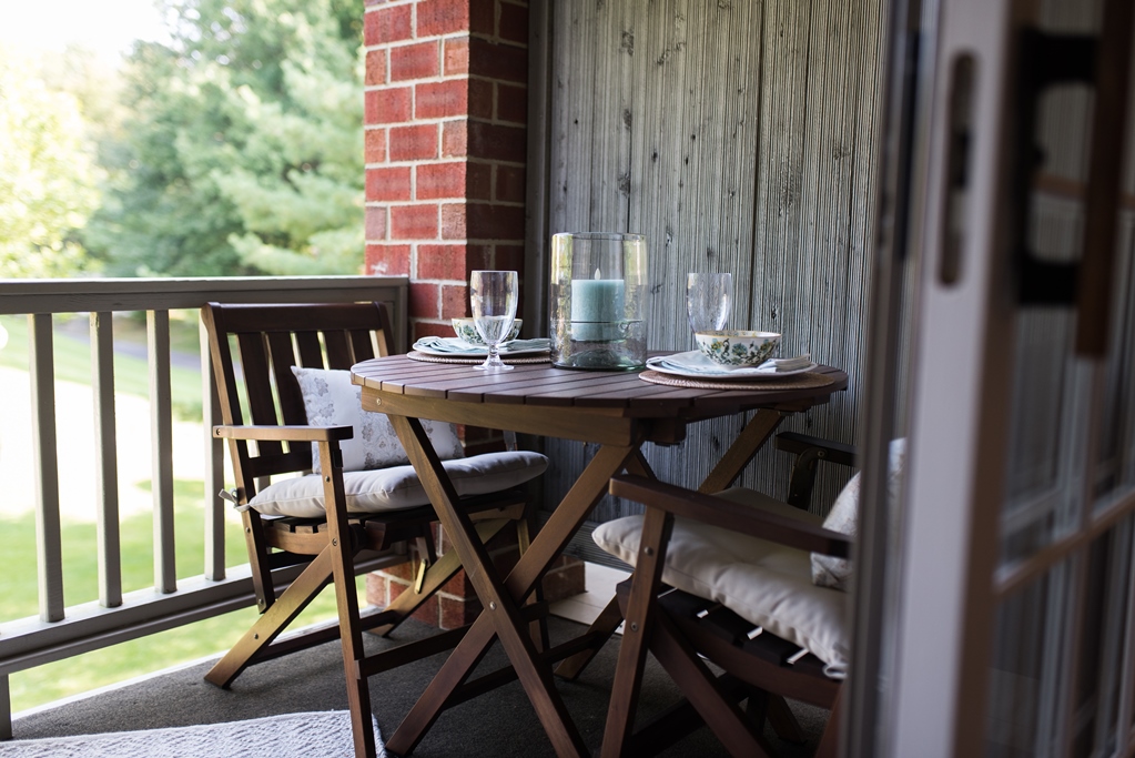 Beverwyck Community - seating area outdoors