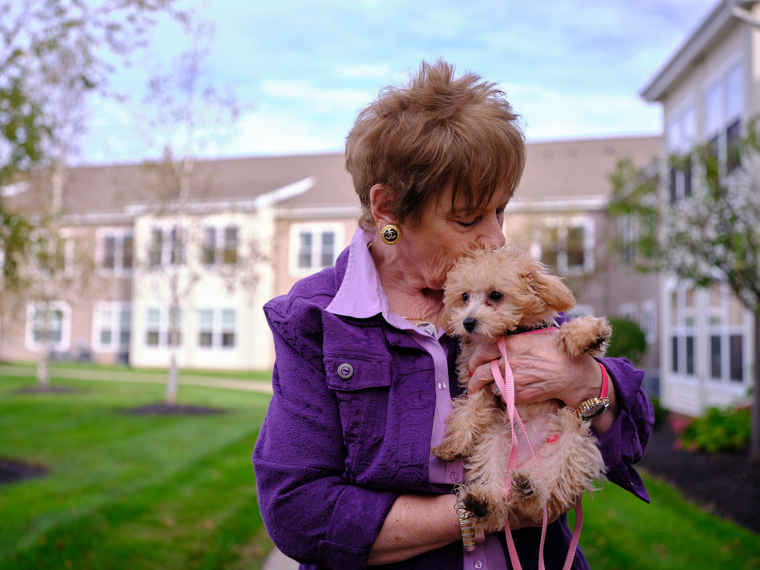 Hawthorne Ridge resident and her dog