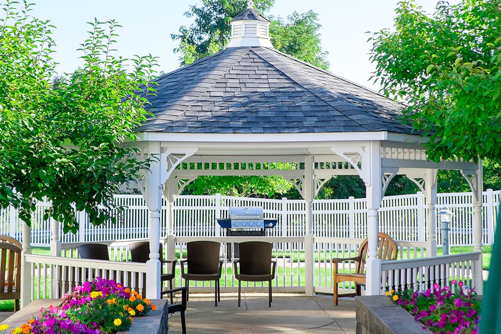 Terrace at Glen Eddy gazebo