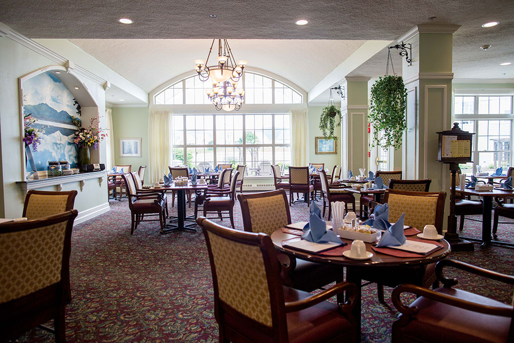 The Terrace at The Glen dining room