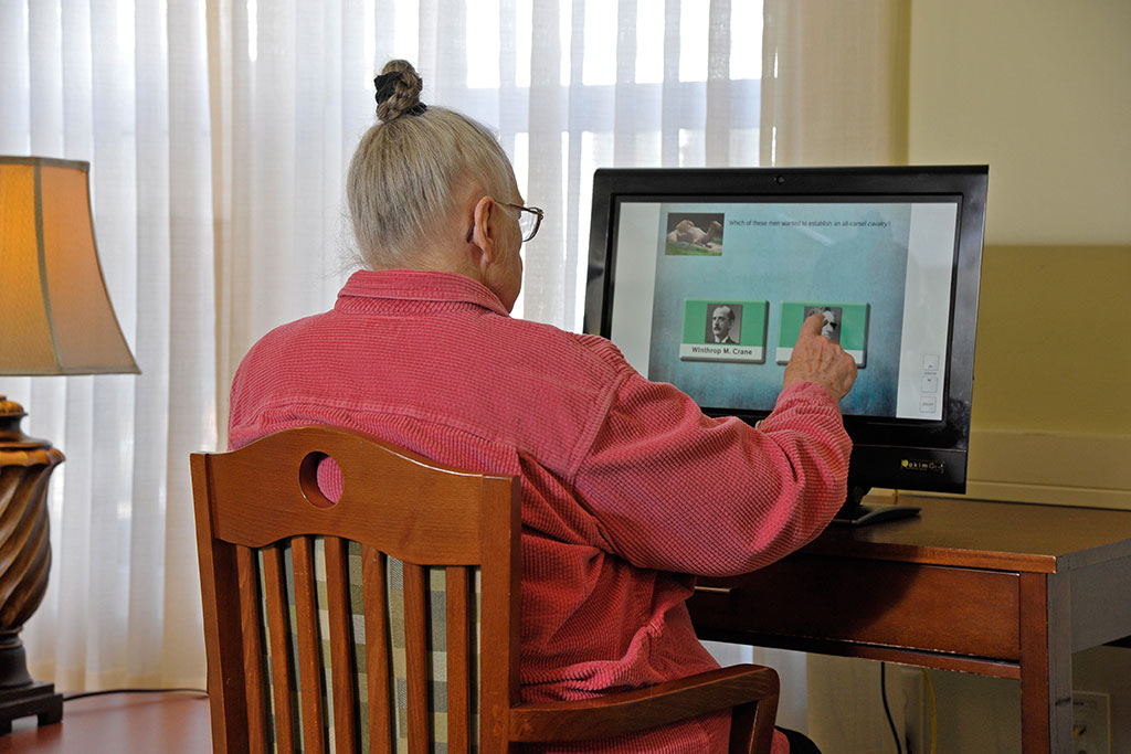 Eddy Hawthorne Ridge resident on computer